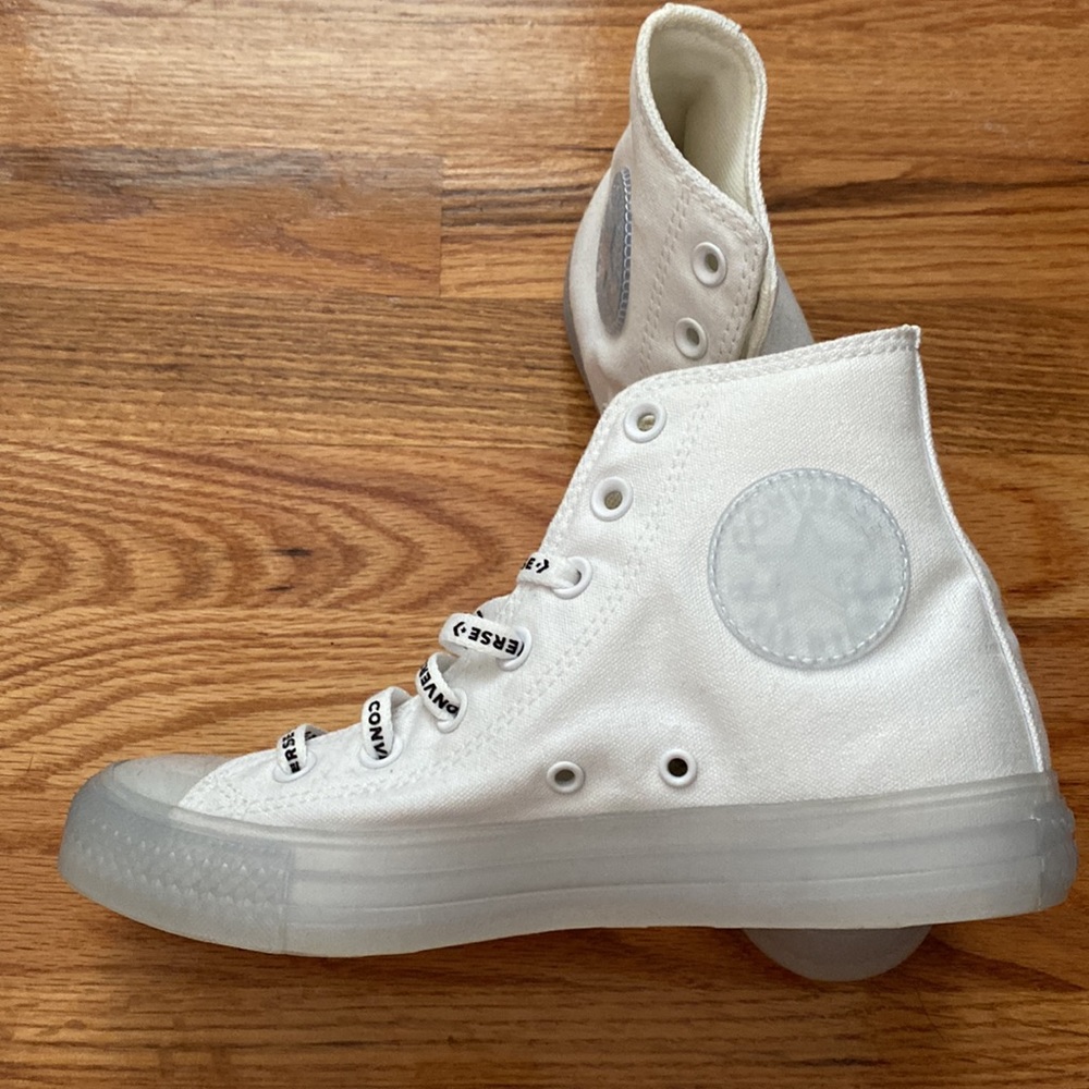 Fun Converse - Picture 2 of 6